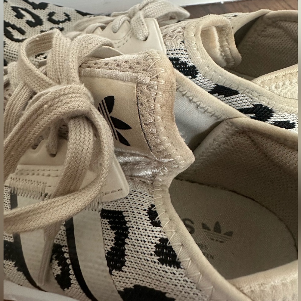 Women’s Adidas Swift Run Cream and Black Leopard Print Sneakers Size 8.5 - Picture 7 of 16